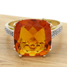 Anel com Citrino e 4 Diamantes, em Ouro Amarelo 18 Kilates