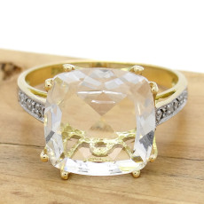 Anel com Cristal e 4 Diamantes, em Ouro Amarelo 18 Kilates