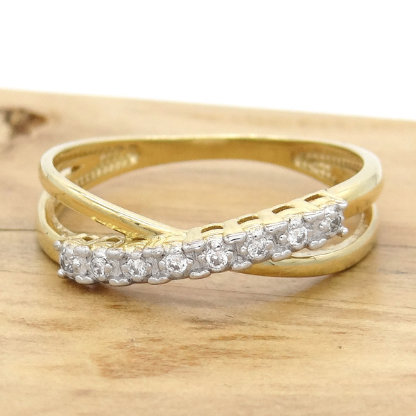 Meia Aliança X com 8 Diamantes, em Ouro Amarelo 18 Kilates