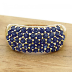 Anel Pavê com 49 Safiras, em Ouro Amarelo 18 Kilates