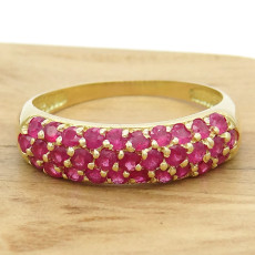 Anel Pavê com 31 Rubis, em Ouro Amarelo 18 Kilates