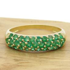 Anel Pavê com 31 Esmeraldas, em Ouro Amarelo 18 Kilates