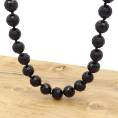 Colar de Ônix Briolet de 8 mm, Fecho em Ouro 18 Kilates