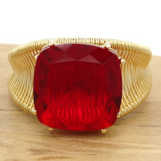 Anel Aramado com Quartzo Rubi Quadrado, em Ouro Amarelo 18 Kilates