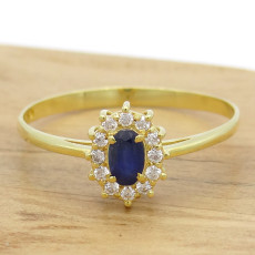 Anel com Safira de 30 Pontos e 12 Diamantes, em Ouro Amarelo 18 Kilates