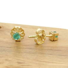 Par de Brincos Solitário Cartier com 2 Esmeraldas de 10 Pontos Cada ,em Ouro Amarelo 18 Kilates