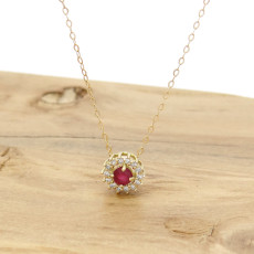 Pingente com Rubi e 14 Diamantes, em Ouro Amarelo 18 Kilates