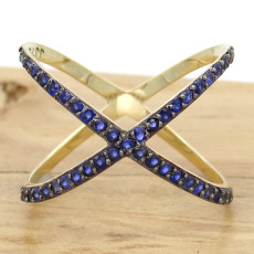 Anel  X com 45 Safiras, em Ouro Amarelo 18 Kilates