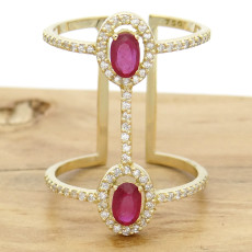 Anel  Aro Duplo com 2 Rubis Totalizando 45 Pontos e 78 Diamantes, em Ouro Amarelo 18 Kilates