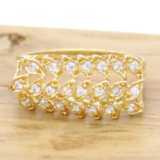 Meia Aliança Tripla com 22 Diamantes, em Ouro Amarelo 18 Kilates