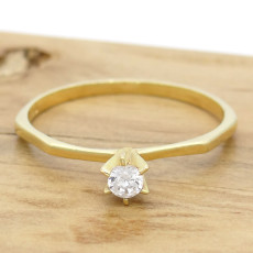 Anel Solitário com Diamante de 10 Pontos, em Ouro Amarelo 18 Kilates