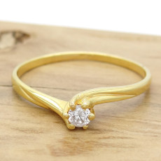 Anel Solitário com Diamante de 10 Pontos, em Ouro Amarelo 18 Kilates