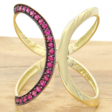 Anel  X com 23 Rubis, em Ouro Amarelo 18 Kilates