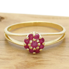 Anel  Chuveiro com 9 Rubis Totalizando 35 Cts, em Ouro Amarelo 18 Kilates