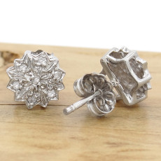 Par de Brincos Chuveiro com 14 Diamantes, Folheado a Ouro Branco 18 Kilates, em Prata 925