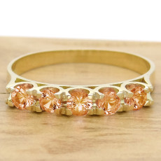 Meia Aliança com 5 Safiras Laranjas Naturais Totalizando 60 Pontos, em Ouro Amarelo 18 Kilates