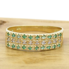 Meia Aliança Tripla com 20 Esmeraldas e 10 Diamantes, em Ouro Amarelo 18 Kilates
