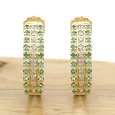 Par de Brincos Triplo com 40 Esmeraldas e  20 Diamantes, em Ouro Amarelo 18 Kilates