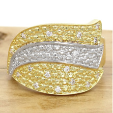 Anel Floral com 20 Diamante, em Ouro Amarelo 18 Kilates