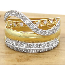 Anel Onda com 32 Diamante, em Ouro Amarelo 18 Kilates