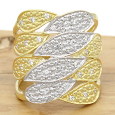 Anel Floral com 34 Diamante, em Ouro Amarelo 18 Kilates