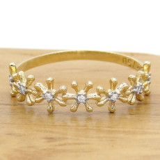 Meia Aliança Flores com 5 Diamantes, em Ouro Amarelo 18 Kilates