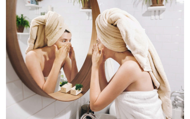 4 dicas imperdíveis para fechar os poros do rosto 
