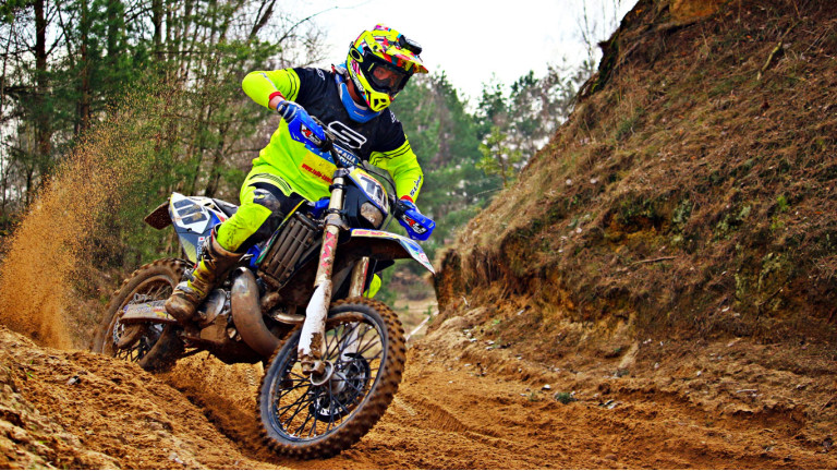 Tudo o que você precisa saber para pilotar uma moto de Motocross