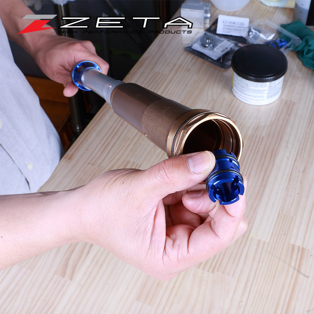 Kit Suspensão Dianteira Zeta para Honda CRF250R 10/14 CRF450R 09/12 Kawasaki KX250 05/08 KXF450 07/12 KLX450 07/16 Yamaha YZ125/250 YZF250 06/16 YZF450 06+14/16 WRF250 15/16 WRF450 12/16 Husqvarna TC250 10/13 Showa