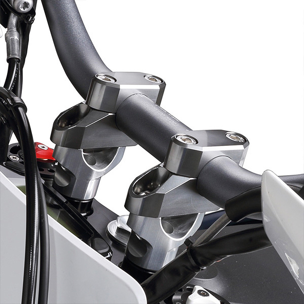 Adaptador de Guidão para Guidão modelo OffSet 22mm para 28.6mm Polido (Deslocamento para traz 20mm) Zeta