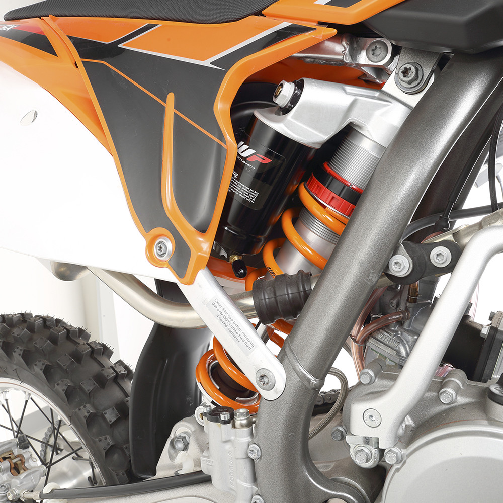 Válvula Adaptadora para Colocar Nitrogênio no Amortecedor Traseiro WP  - Dent Type 64mm - Zeta