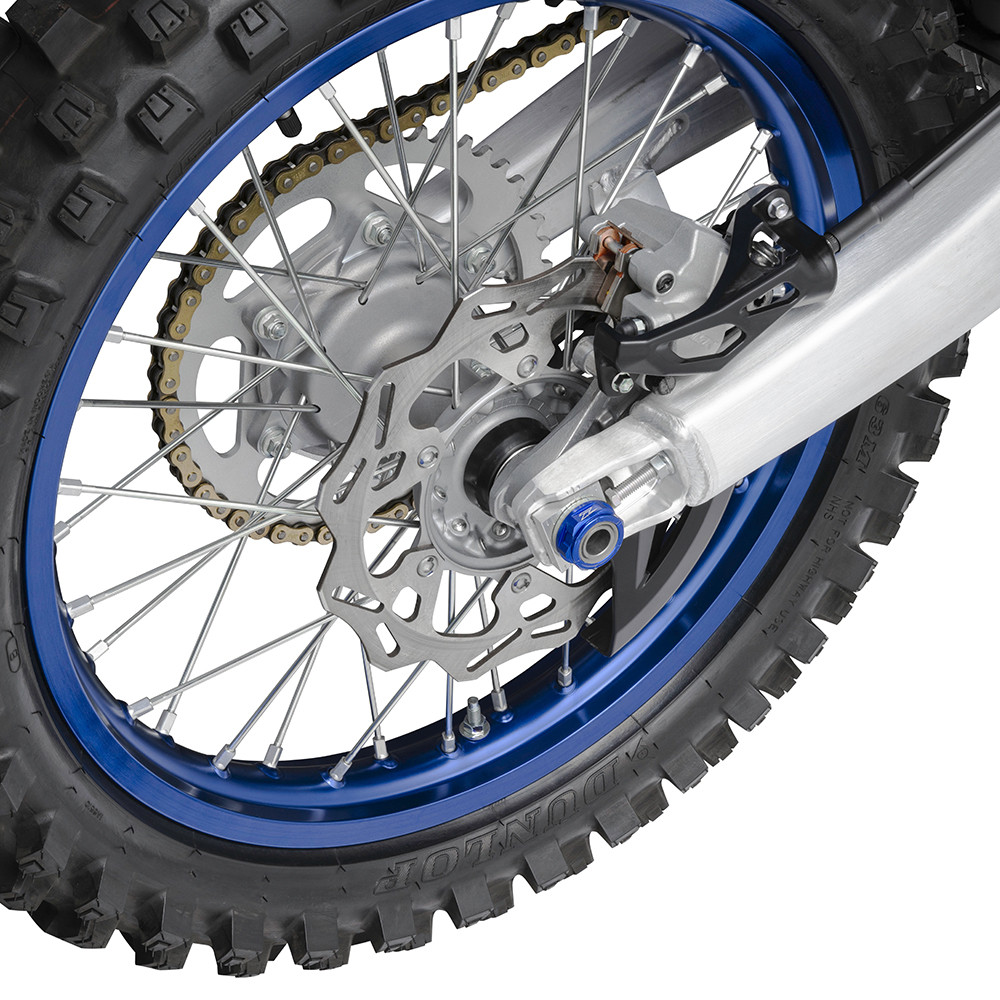 Porca do Eixo da Roda Traseira para Honda CR 125 /250 00/07 / CRF 250 04/21 / CRF 450 02/21 / CRF 250RX 19/21 / CRF 450RX 17/20 / CRF 250X 04/17 / CRF 450X 05/21 / Yamaha YZF 250 /450 09/21 / Kawasaki KX 125 /250 03/08 / KXF 250 04/21 - Zeta