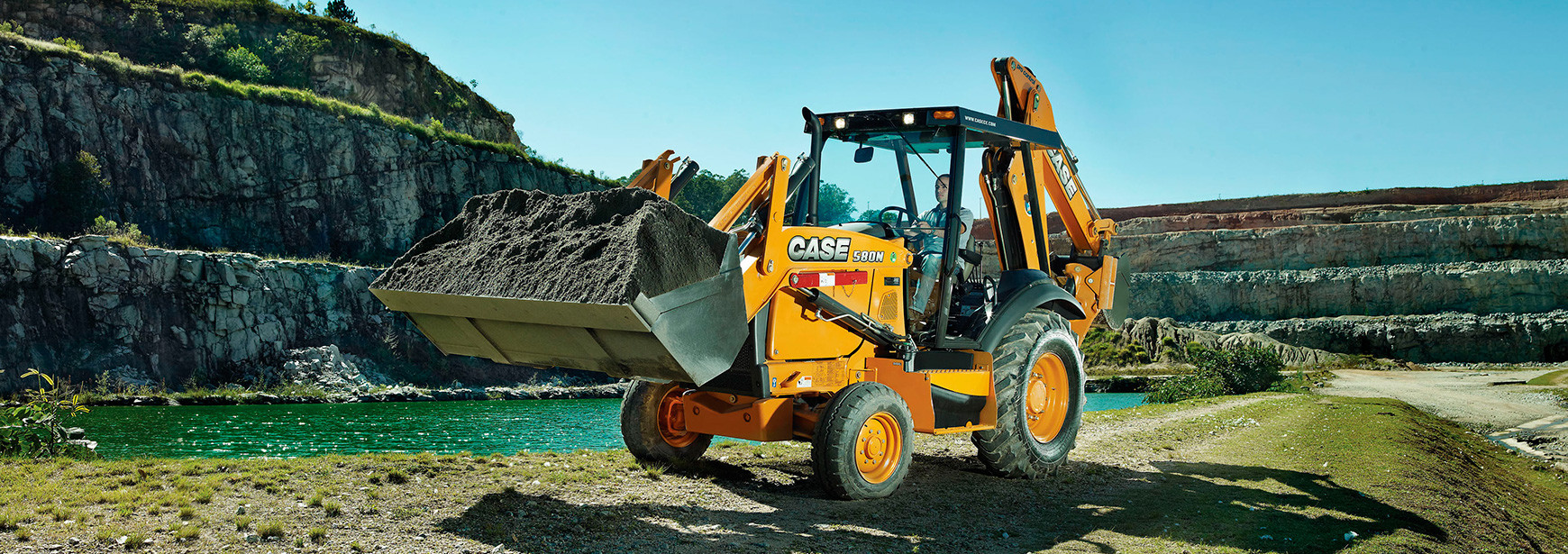 Retroescavadeira CASE 580 N Produtividade e Economia