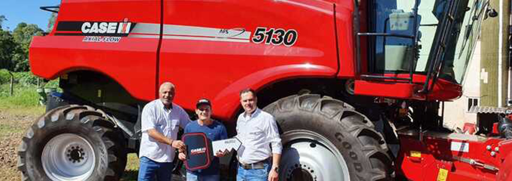 Entrega Axial-Flow 5130 em Medianeira