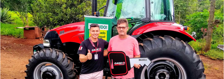 Entrega Farmall 80 em Cascavel