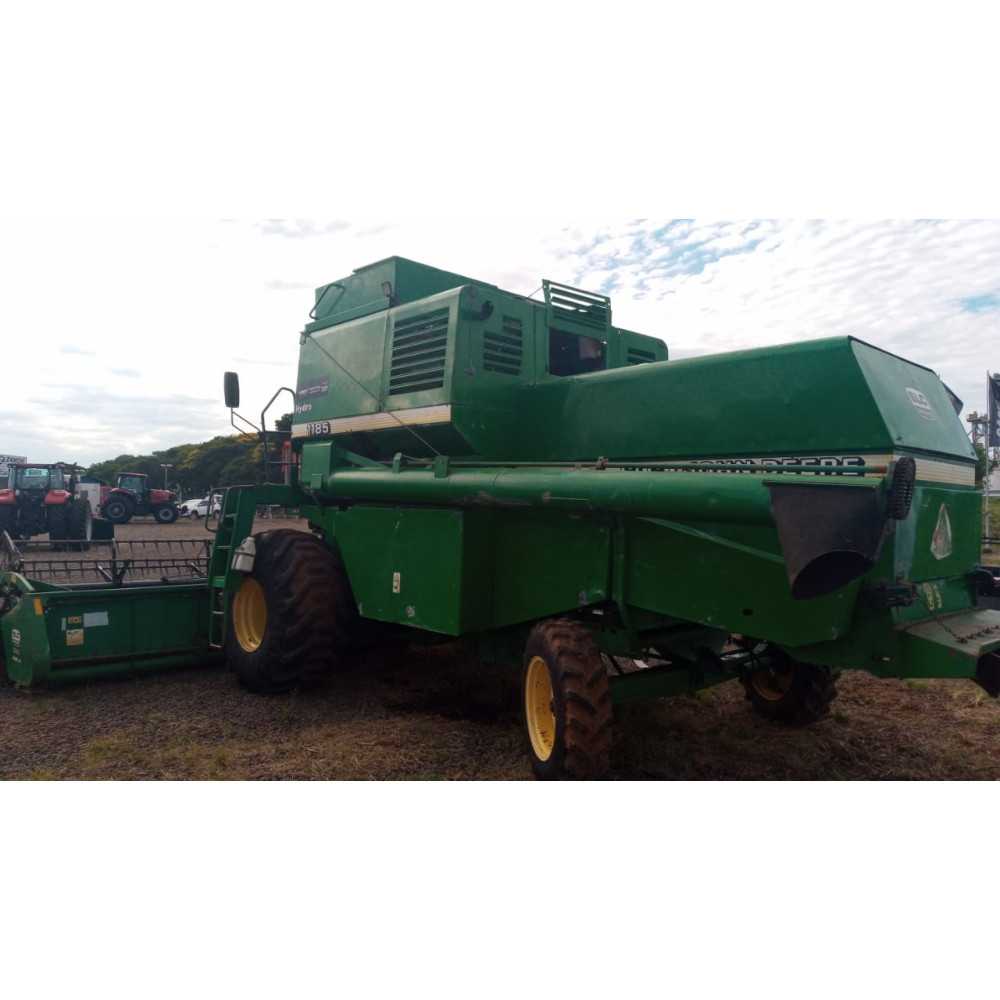 Colheitadeira John Deere 1185 (2002)