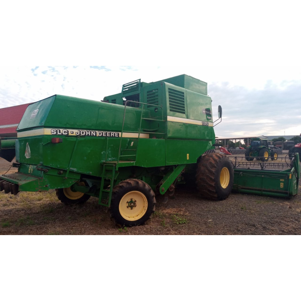 Colheitadeira John Deere 1185 (2002)