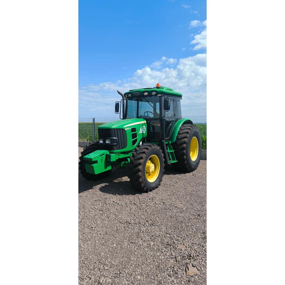Trator John Deere 6125E 2009