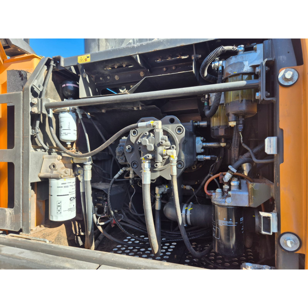 ESACAVADEIRA HIDRÁULICA CX370C