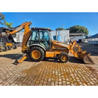 Retroescavadeira 580N Ano 2013
