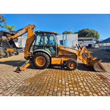 Retroescavadeira 580N Ano 2013