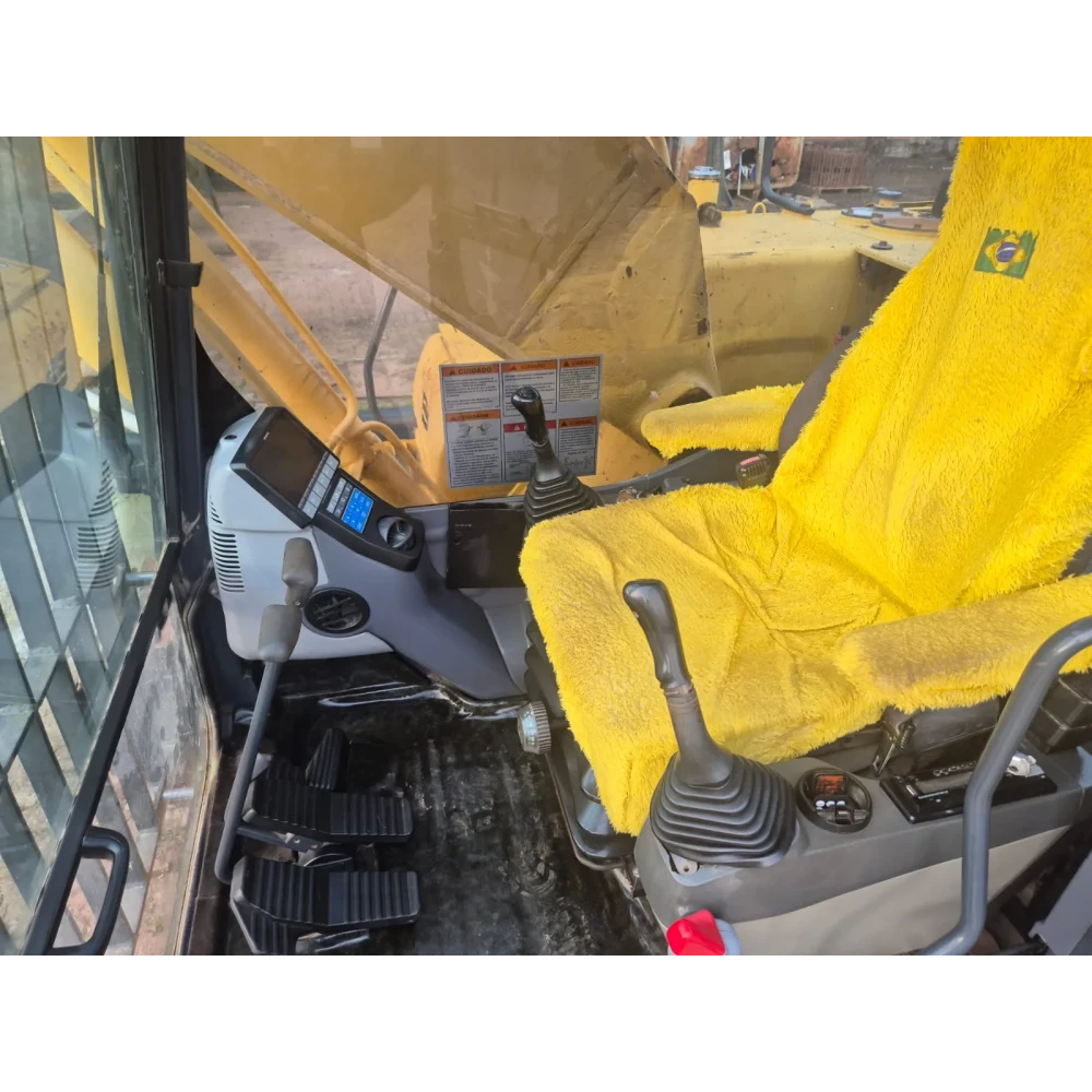 Escavadeira Hidráulica Komat'su - PC 200