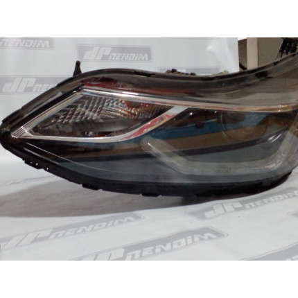 Farol Esquerdo Chevrolet Cruze com Led C-52 Ano 2017 2018 2019 - Usado