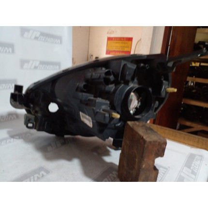 Farol Direito Nissan March N-13 Ano 2010 2011 2012 2013 - Usado
