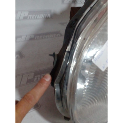 Farol Esquerdo Nissan March N-14 Ano 2011 2012 2013 2014 2015 - Usado