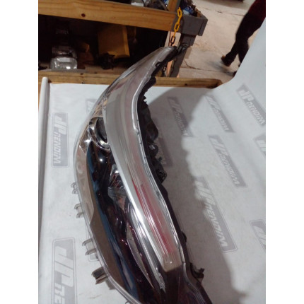 Farol Direito Toyota Yaris com Led T-36 Ano 2018 2019 2020 - Usado