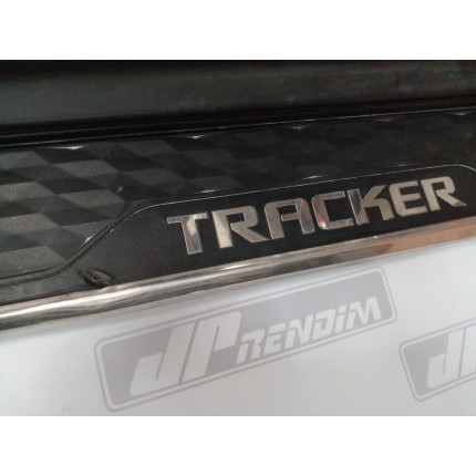 Estribo Esquerdo Chevrolet Tracker C-02 Ano 2021 2022 - Usado