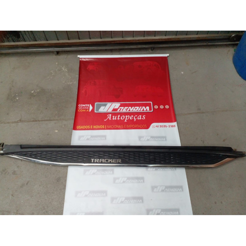 Estribo Esquerdo Chevrolet Tracker C-02 Ano 2021 2022 - Usado