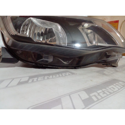 Farol Direito Renault Kwid Re-49 Ano 2018 2019 2020 2021 2022 - Usado