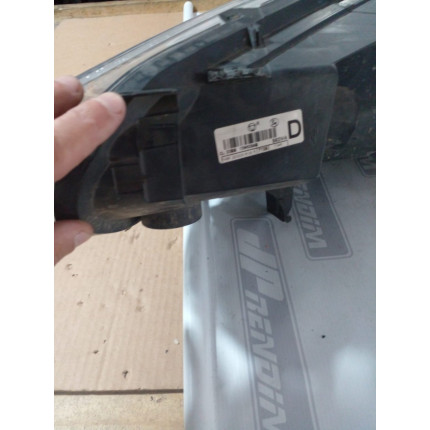 Farol Direito Ford New Fiesta Máscara Negra Fo-44 Ano 2013 2014 2015 2016 2017 2018 2019 - Usado